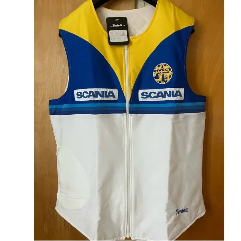 Tradera Övrig Sport & Fritid<Unik oanvänd vintage SCANIA Retro skidväst!