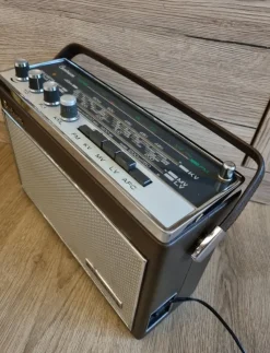 Tradera Unik transistorradio Centrum Transita Automatic, fungerar^ Bärbart