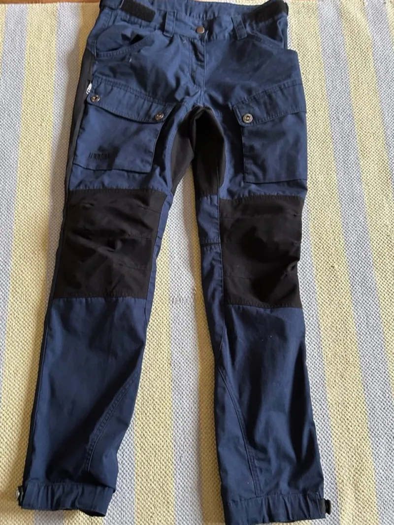 Tradera Övrig Sport & Fritid<Urberg mörkblå byxor, storlek C38