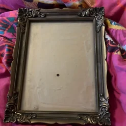 Tradera Vacker antik bildram i metall Inredning^ Ramar