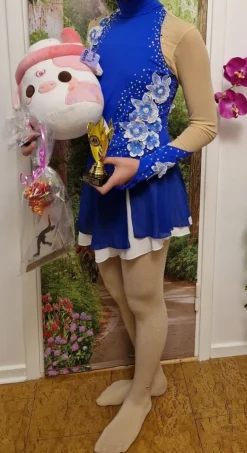 Tradera Konståkning<Vacker blå konståkning klänning competition dress figure skating