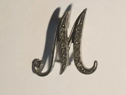 Tradera Broscher<Vacker brosch i form av ett