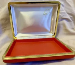 Tradera Smyckeskrin & -förvaring<Vacker äldre smyckeask med logo av planet i toppskick ursprung okänt