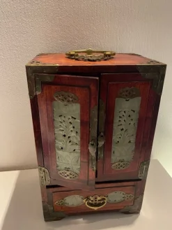 Tradera Smyckeskrin & -förvaring<Vackert Smyckeskrin med Intricate Detaljer