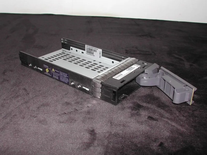 Tradera Vagga _ NetApp DS4243, 3,5> Datorservrar & Tillbehör