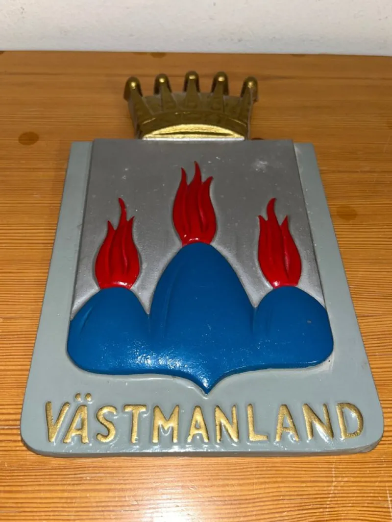 Tradera Kuriosa<Vapensköld sköld Landskapsvapen Landskapssköld stora skölden Västmanland