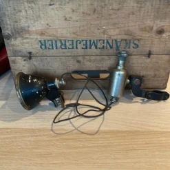 Tradera Cykel<VETERAN FRAM LAMPA OCH DYNAMO RIEMANN 115c [c3]