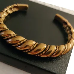 Tradera Vikingatida stelt armband i brons 90talet gediget hantverk från Bengt Hallberg> Arkeologi