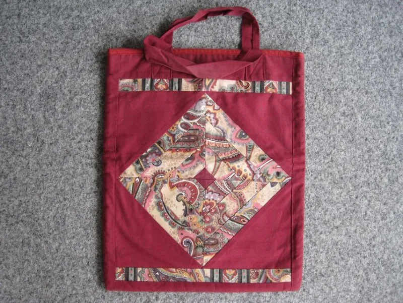 Tradera Vinröd väska kasse lapptäcksteknik^ Accessoarer