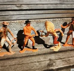 Tradera Samlarfigurer<Vintage Cowboys / Indianer Louis Marx Toys Western Leksaker Nostalgi
