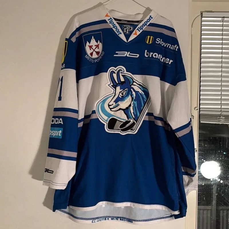 Tradera Sportmemorabilia<Vintage Ishockeytröja HK Poprad - Heizer #71