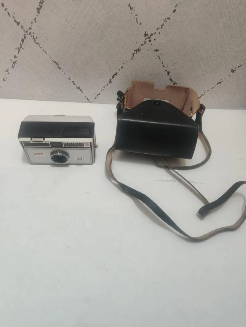 Tradera Vintage Kodak Instamatic 100 kamera^ Övrig Optisk Utrustning