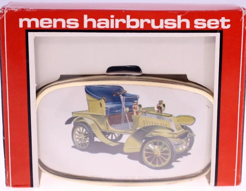 Tradera Hårvård<Vintage mens hairbush-plastic bristles-1908 De Dion Bouton car motif-circa 1970s