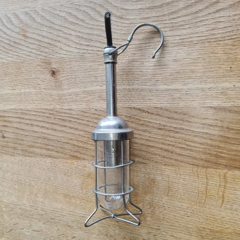 Tradera Vintage Metallarbetslampa med hängkrok 12v^ Övrigt Fordonsrelaterat