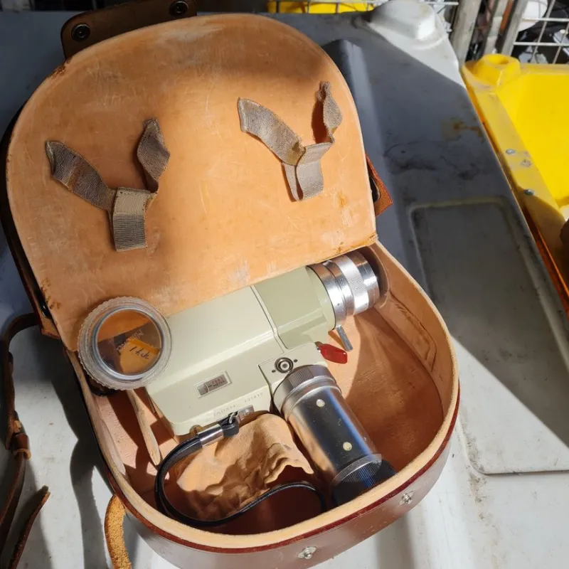 Tradera Vintage 8mm Filmkamera i Läderfodral^ Filmkameror