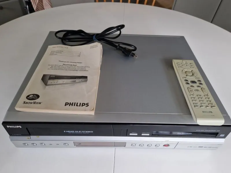 Tradera Vintage Philips DVR 3430V DVD Recorder/VCR - Från VHS till DVD. Objekt !!! .^ Dvd-, Video- & Blurayspelare