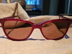 Tradera Vintage, Snygga mörkröda solglasögon.> Solglasögon