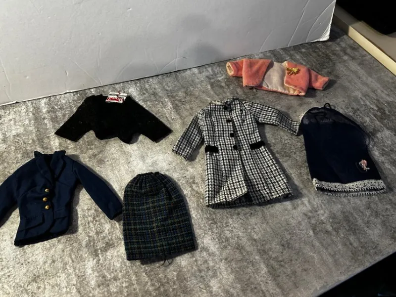 Tradera Vintage/clone Barbie kläder^ Dockor