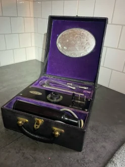 Tradera Medicinska Prylar<Violet ray machine - Svenska Maskinbolaget Standard Typ E Imp - Stockholm 16