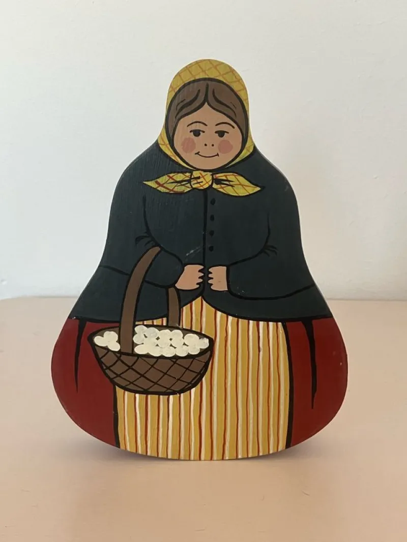 Tradera Samlarfigurer<Vippdocka från Falun