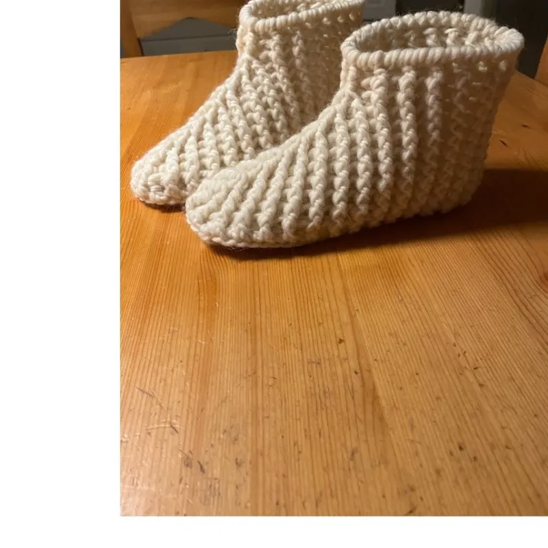 Tradera Virkade ulltofflor - Naturvit^ Kläder