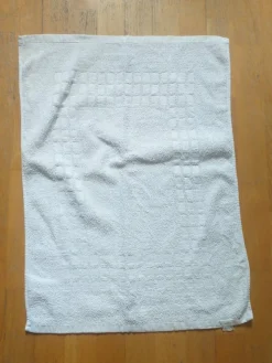 Tradera Vit badrums matta 51x68 cm tjock frotté^ Mattor