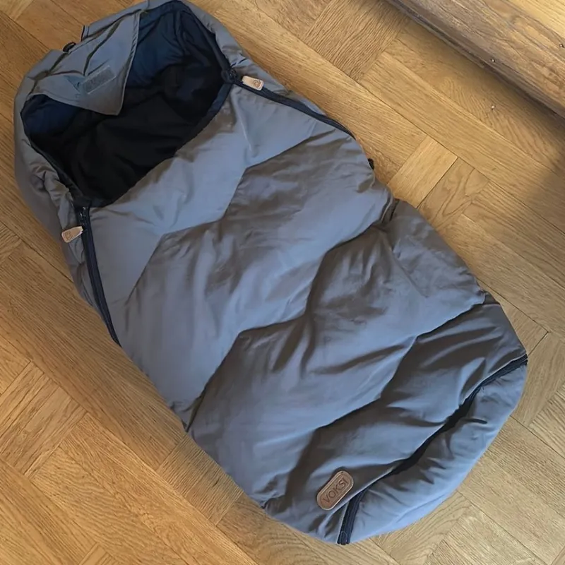 Tradera Voksi Urban, Åkpåse. Valnötsfärg NYSKICK> Barnvagnar