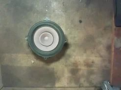 Tradera Volvo 440, 460, 1995 dörr högtalare fram^ Bilstereo