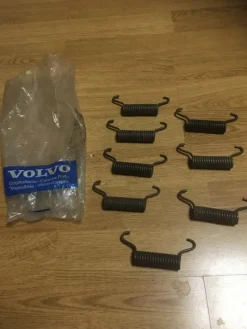 Tradera Volvo 272615-6 SATS/KIT 8st fjädrar^ Lastbilar & Bussar