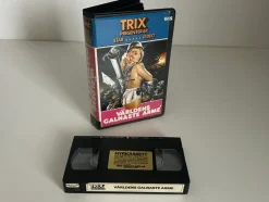 Tradera Världens galnaste armé / Svensk Fd Hyrfilm / VHS / Trix^ Vhs-filmer