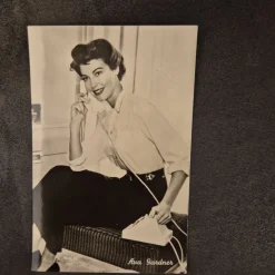 Tradera Världen Utom Norden<Vykort Ava Gardner