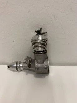 Tradera Webra 2,5 cc - Modellmotor^ Modellmotorer