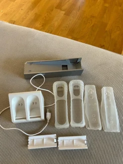 Tradera Nintendo<Wii Tillbehör Wii fodral speltillbehör