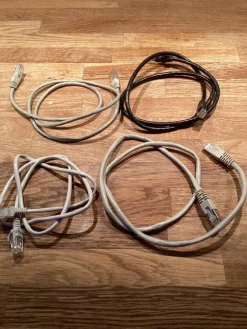 Tradera 3x Nätverkskabel Cat-5 (1 meter) grå/svart> Nätverk & Tillbehör