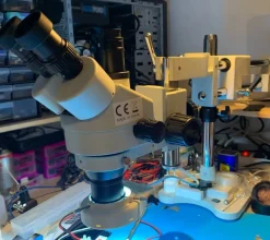 Tradera 3,5-90X trinokulärt stereomikroskop med dubbelarmsfäste,stödjer kameraanslutning^ Mikroskop