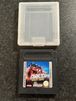 Tradera Nintendo<4x4 World Trophy Game Boy Color Spel