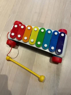 Tradera Xylofon på hjul från Fisher Price> Leksaksinstrument
