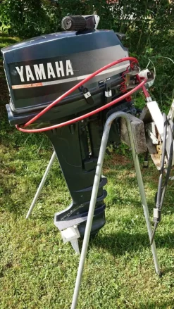 Tradera Yamaha 9.9 hk utombordare i fungerande befintligt + styrpulpet reglage, rorkult.^ Båtar