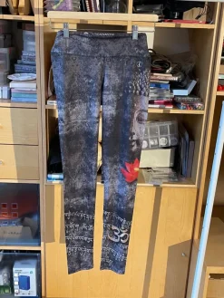 Tradera Yoga<Yoga pants - Yoganastix dark gray, black, red leggings, size M