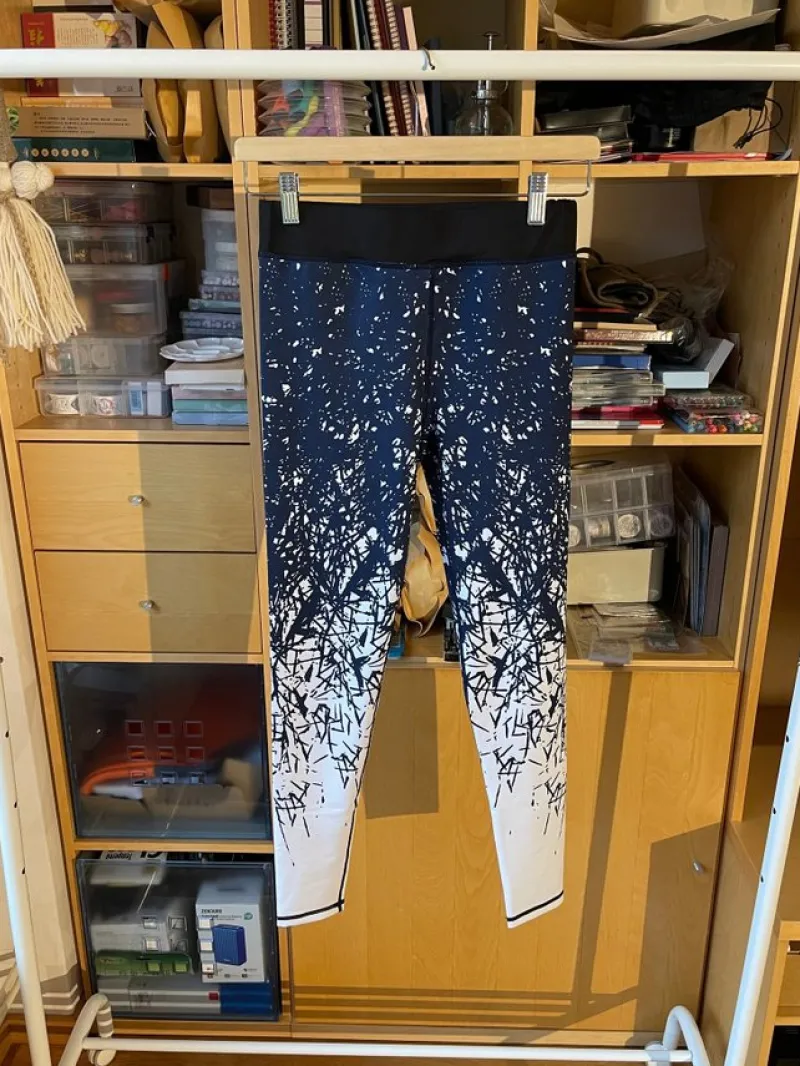 Tradera Yoga<Yoga pants black and white leggings, size M