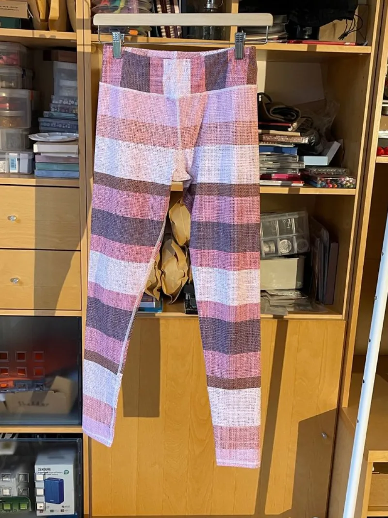 Tradera Yoga<Yoga pants, pink, brown, white leggings, size M