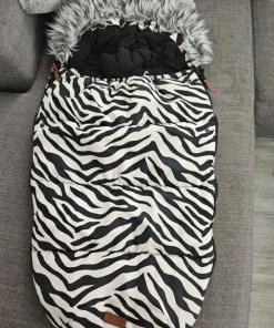 Tradera YOUNG CLUB zebramönstrad åkpåse> Barnvagnar